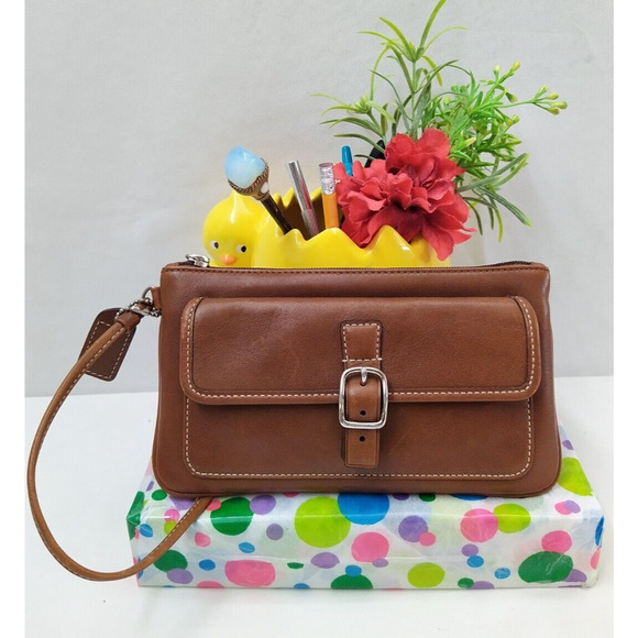 Coach Brown Leather Buckle Pocket Zipper Closure Wristlet - Coin Wallet -Vintage - Picture 1 of 14